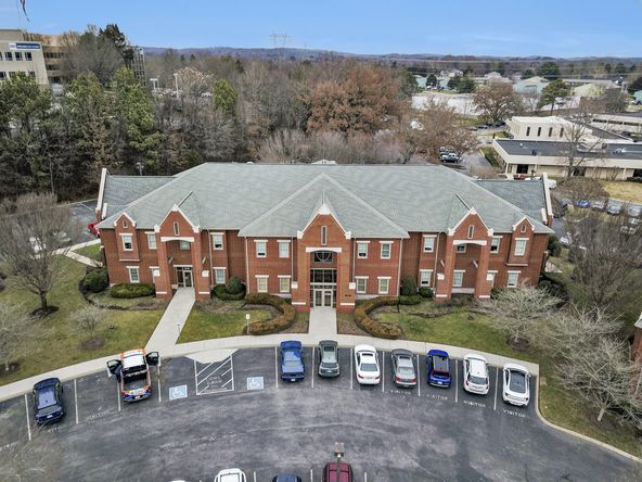 Cross Park Center: 9123 - 9131 Cross Park Drive, Knoxville, TN 37923
